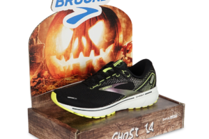 Ekspozytor „naladowy” na buty / Halloween